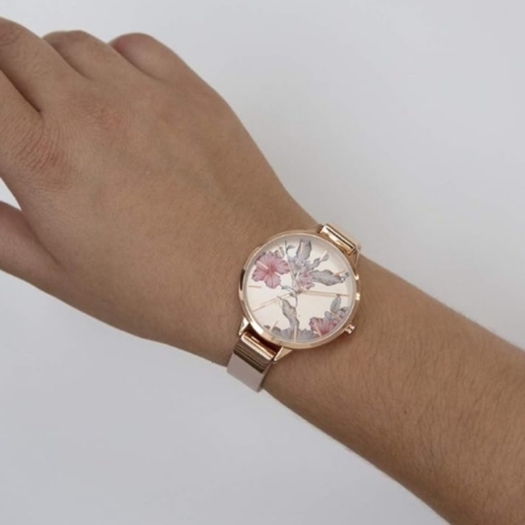 Women\'s Floral Dial Strap Watch Rose Gold /Pink